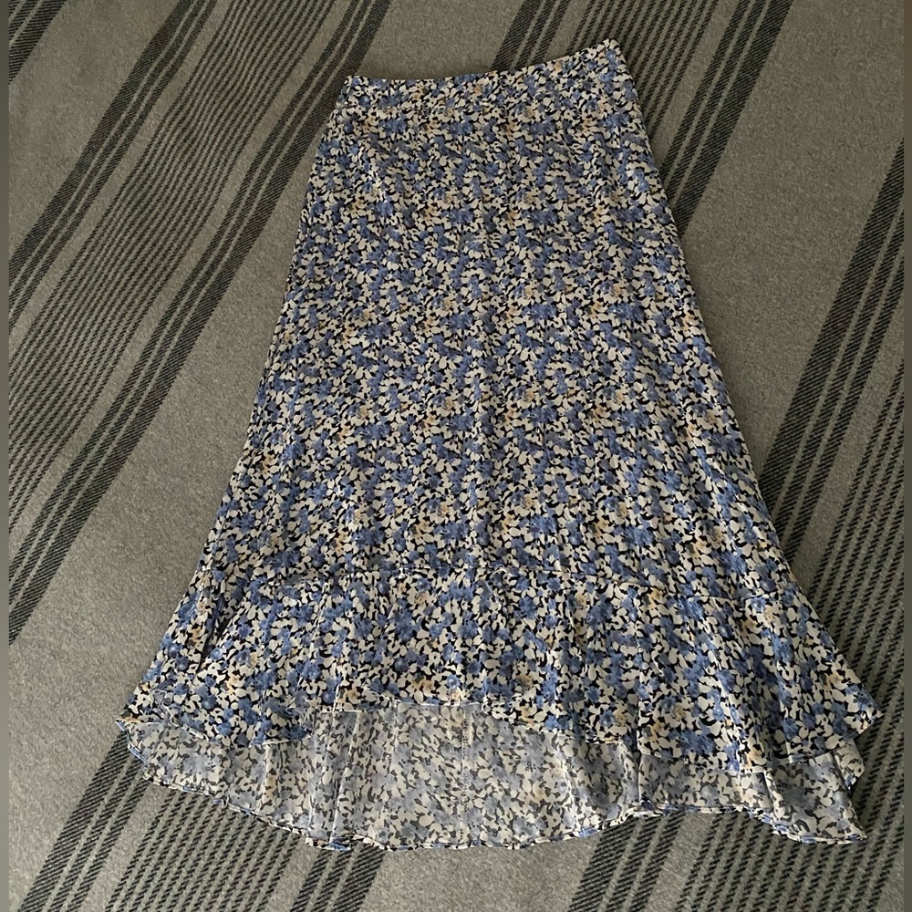 NWOT West of Melrose Tilly’s Blue Ditsy Floral Midi Skirt size small - Picture 9 of 16